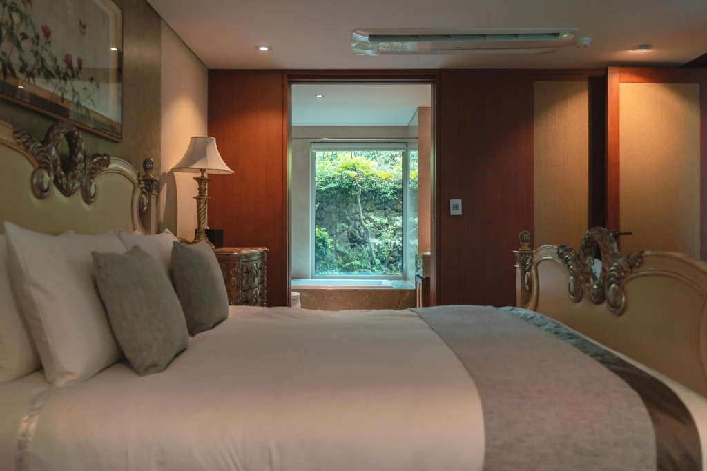 The Seaes Hotel & Resort