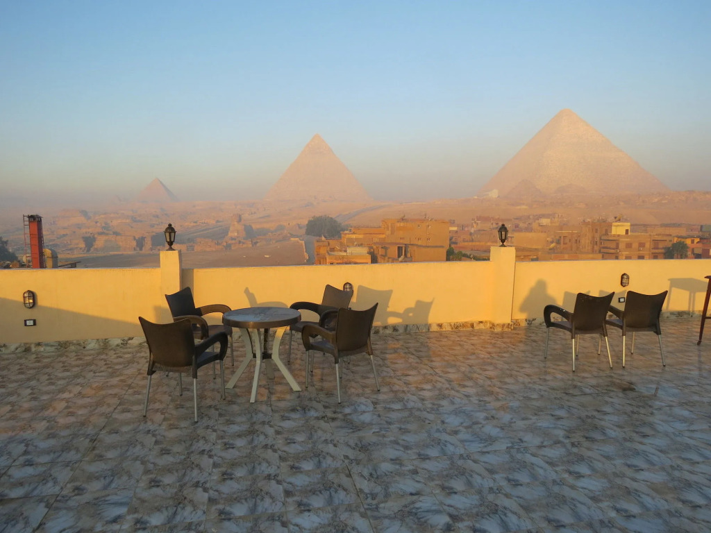 City pyramids inn