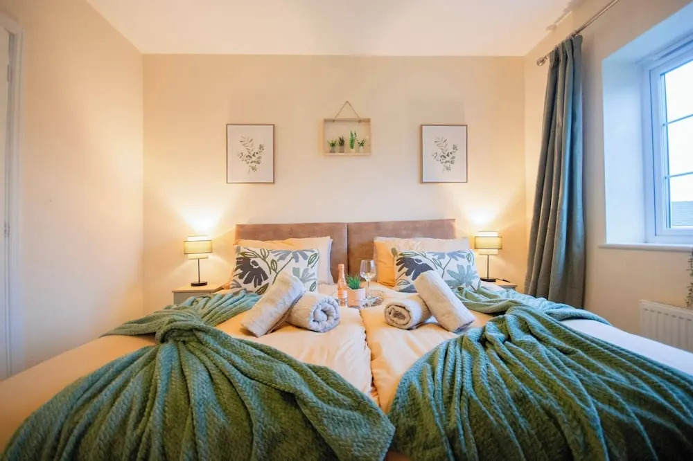 Luxe 3BR - 8 Min to Town Centre - Bradgate Park & Leicester - Parking - Garden