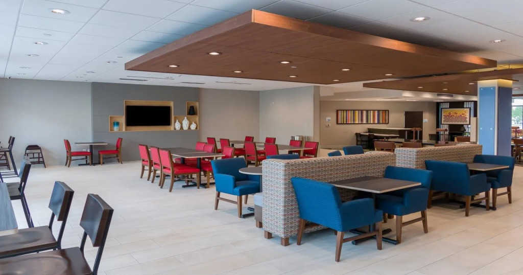Holiday Inn Express & Suites - Tampa East - Ybor City by IHG