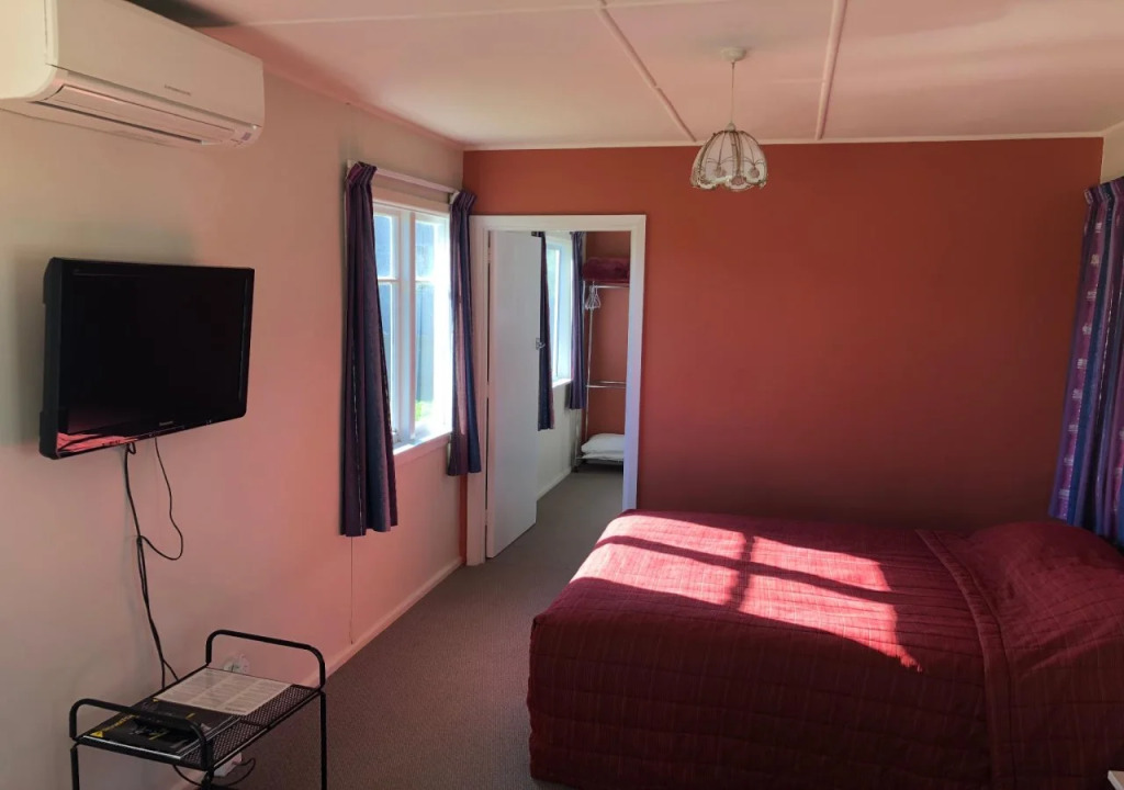 Middlepark Motel