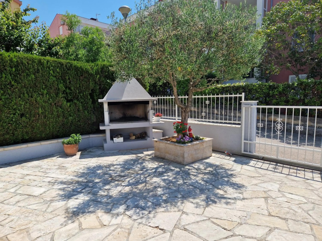 Cosy villa near the beach