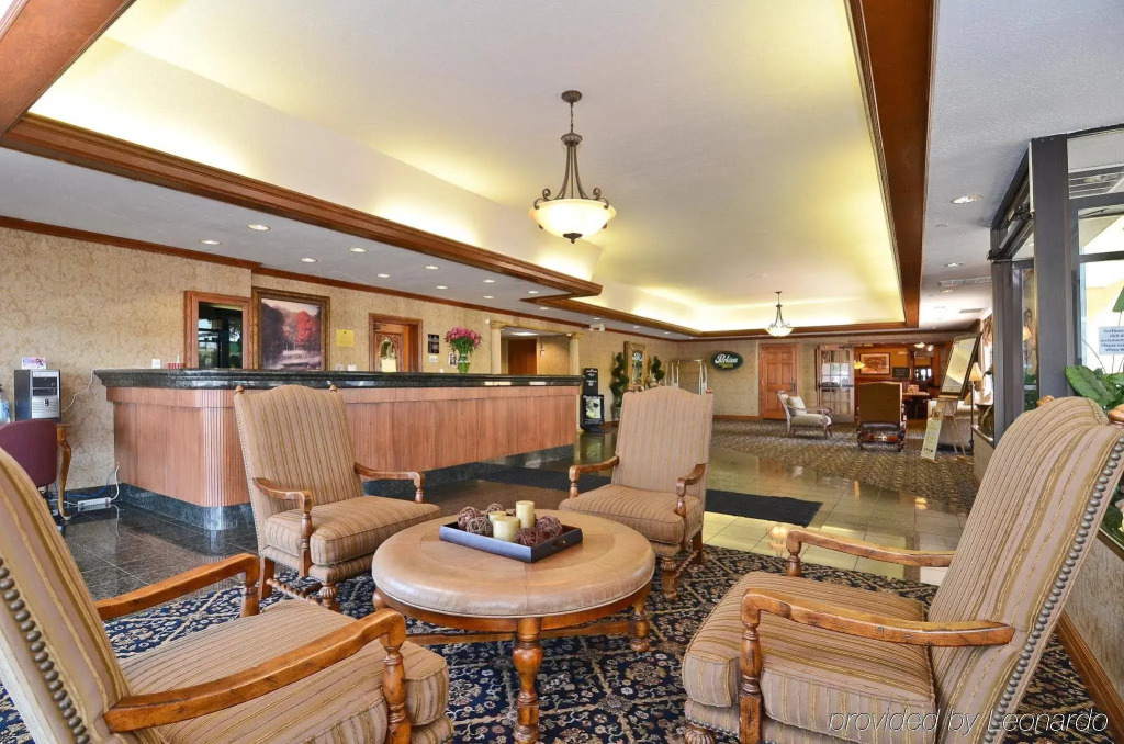 Best Western Plus Midwest Inn