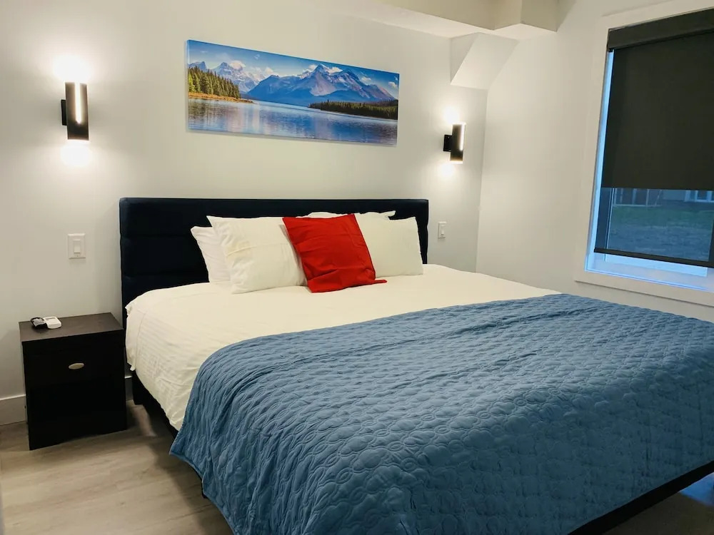 Lovely 1-Bedroom Condo with AC & Kitchen