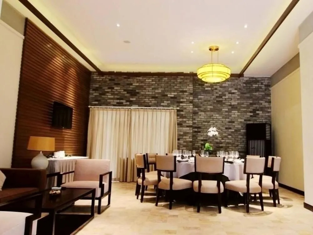 Jianian CEO Holiday Hotel