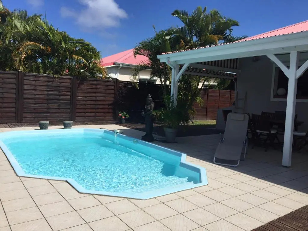Villa de charme avec piscine residence securisee