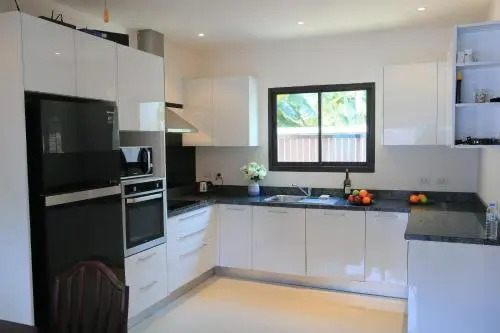 Naiharn Beach Villa