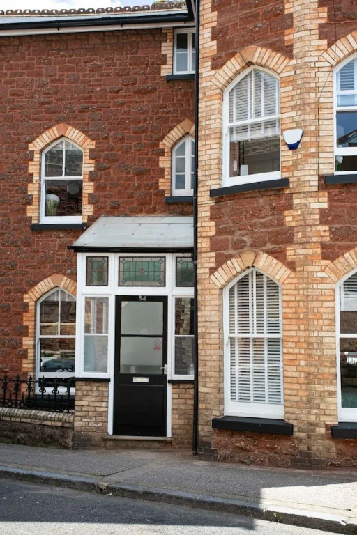 Park View R & R - Adult Only - Self-Catering - Free Parking - EV Point