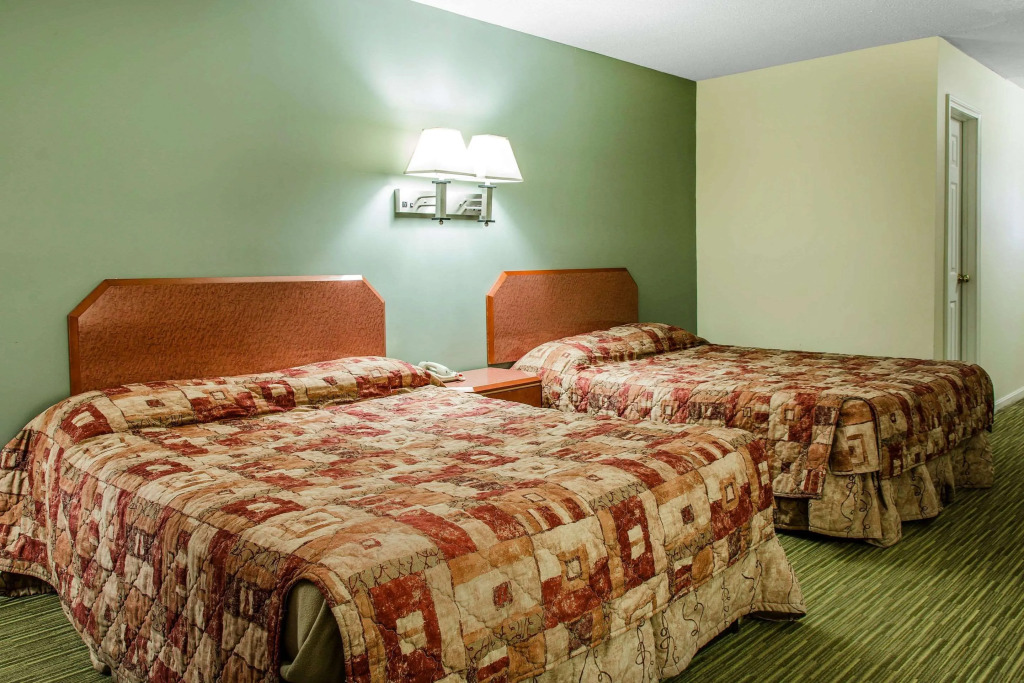 Rodeway Inn Groton - New London