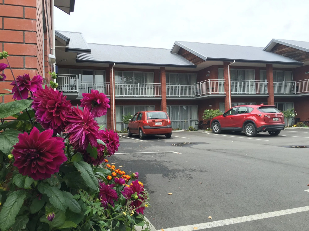 Cranford Oak Motel
