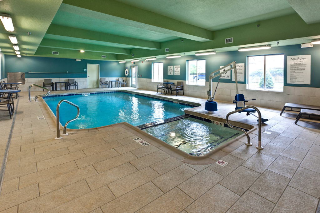 Holiday Inn Express & Suites Manhattan by IHG