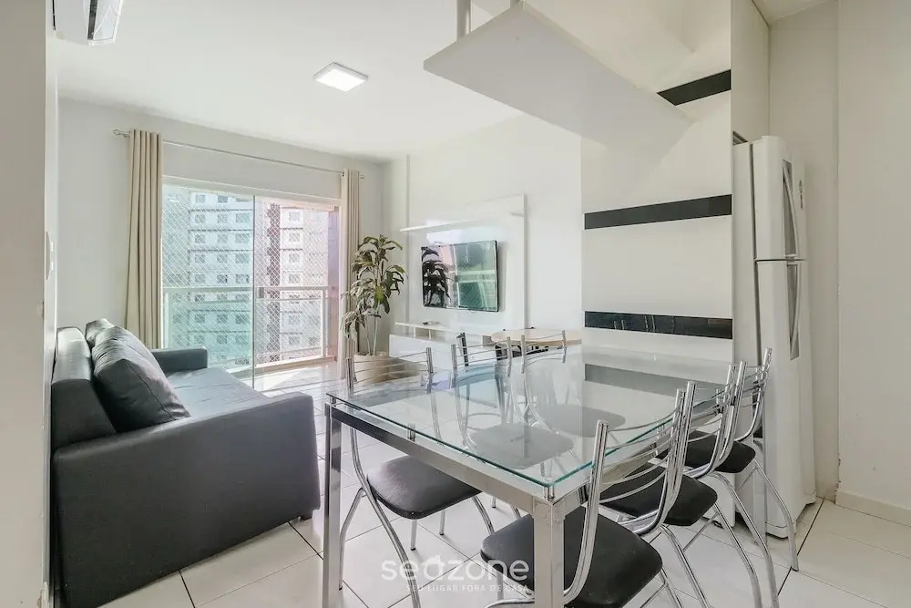2 B Apt in Building W/pool Near Downtown Acm0865