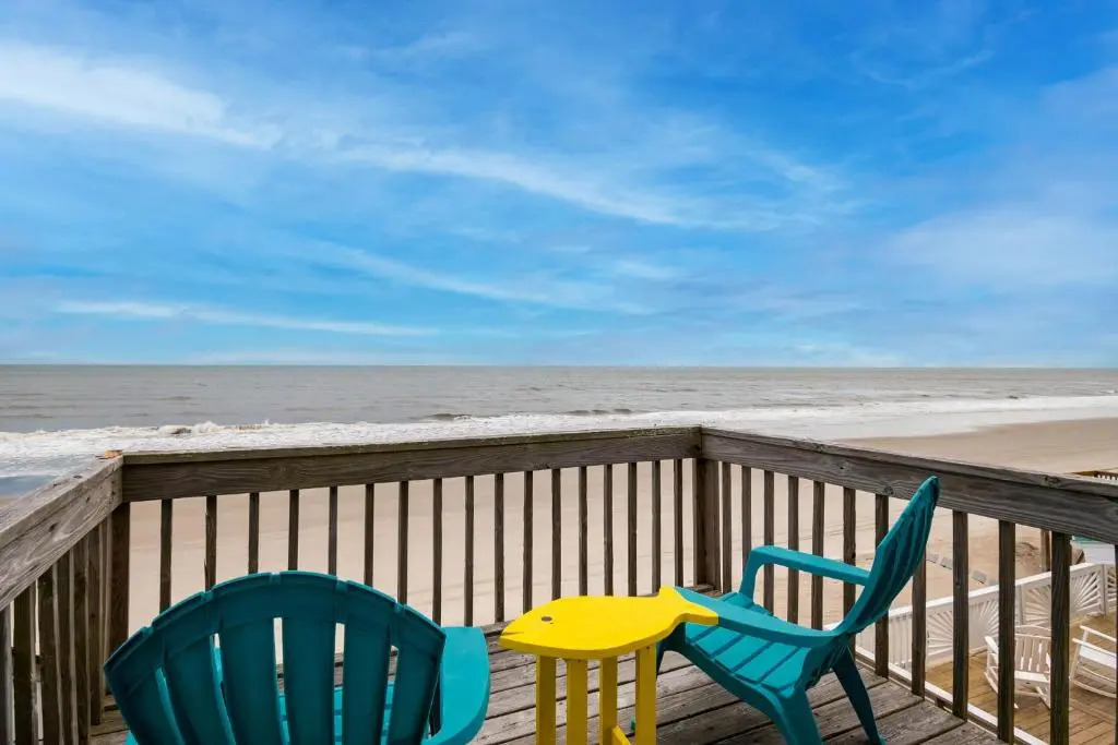 10 Conch Too by Oak Island Accommodations