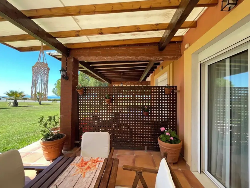 Cozy Dora's Beach House Offers Panoramic Views of Sea!