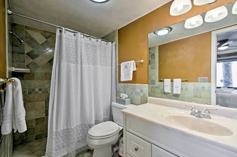 All-season Base w/ Views in Beech Mountain!
