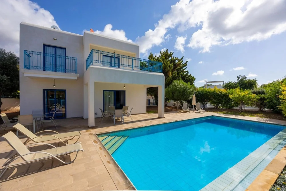 Villa Apollonas