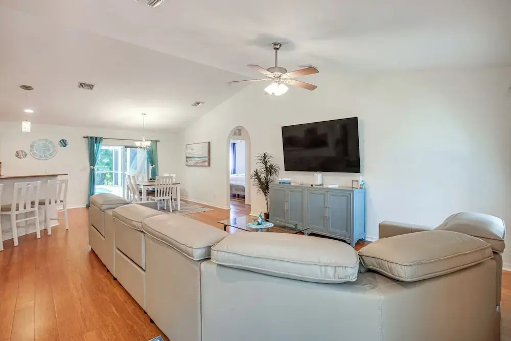 Game Room & Hot Tub: Easy Cape Coral Adventures