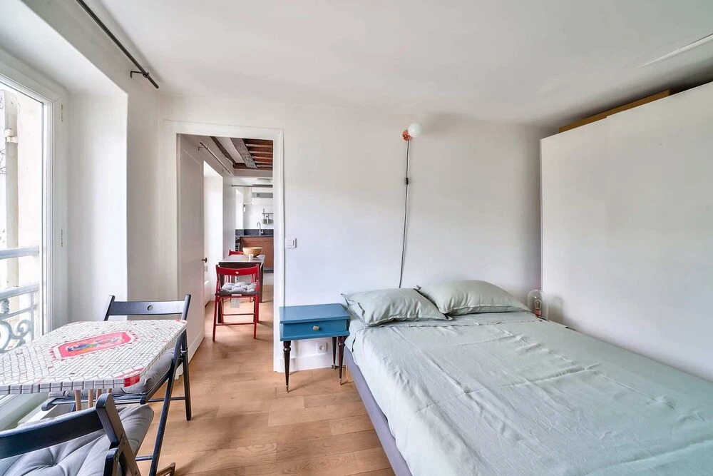 Charming 2 Room Apartment - Paris