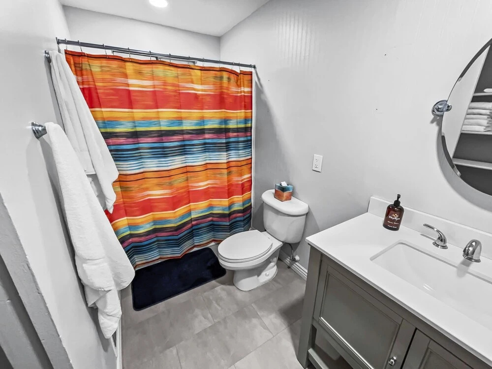 East Side Sunset Pad 3 Bedroom Home