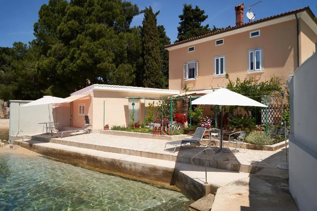 Apartments Nives