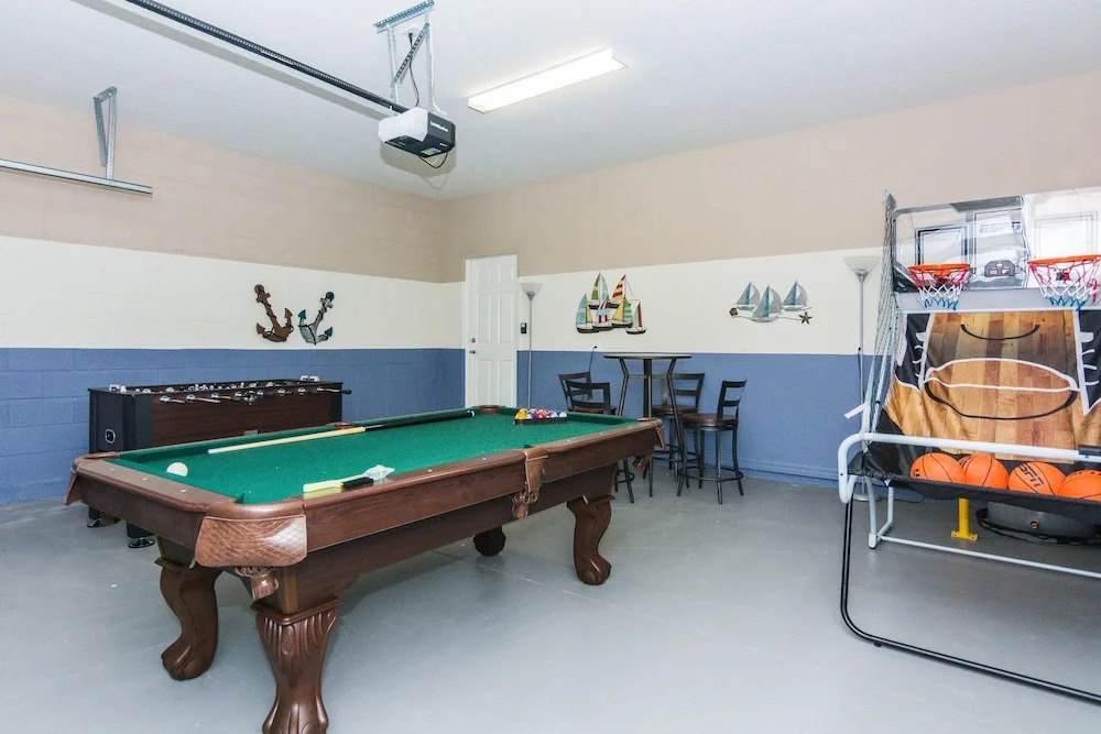Lily Garden: Private Pool, BBQ Grill, 24/7 Support