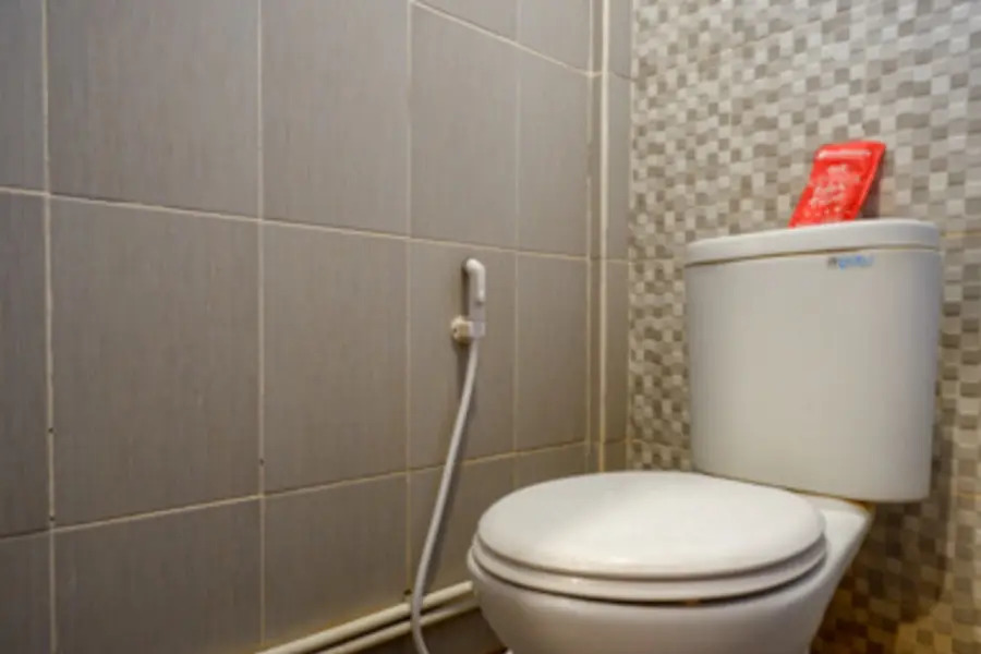 RedDoorz Plus near Ciputra Mall Simpang Lima 2