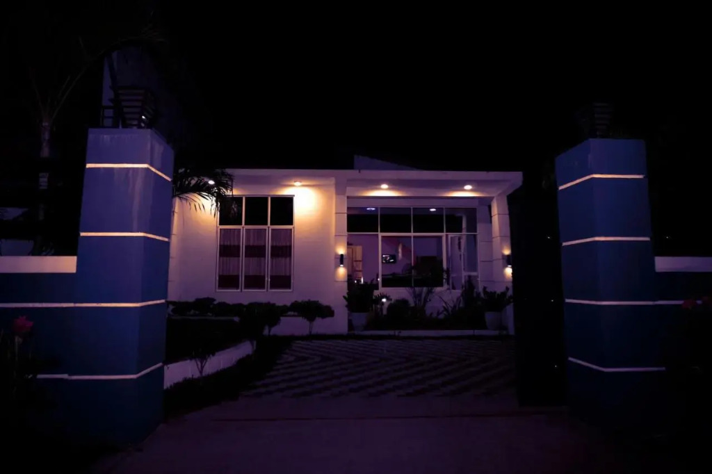 Airport 4 Season Transit Hotel