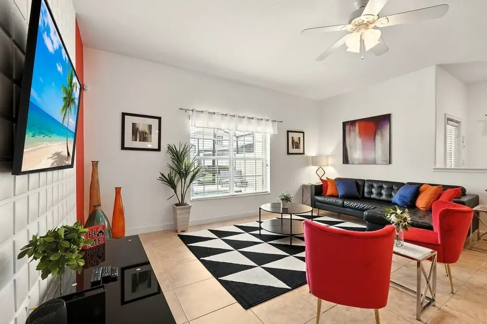 Vibrant 5BR Family Retreat in Storey Lake!