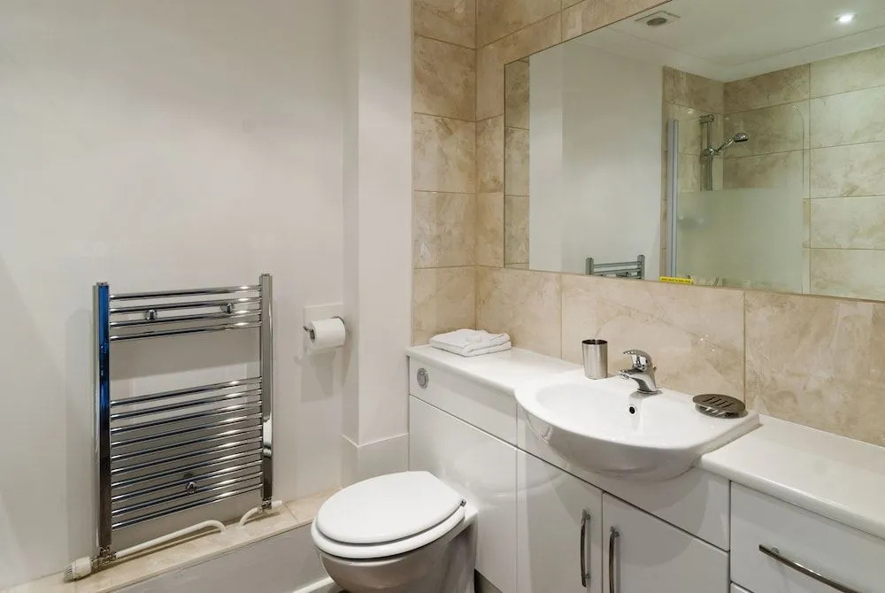 Your Space Apartments - Market Rise