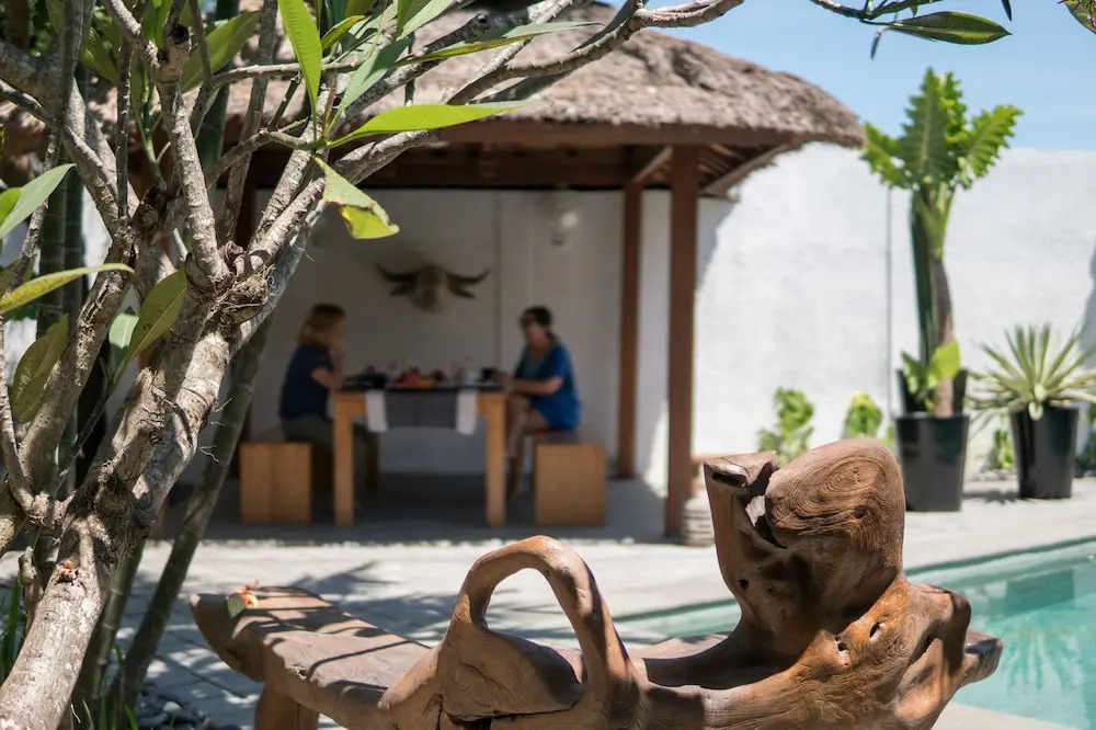 Villa Ruku-Ruku - Modern 1BR Villa with AC Living Room & Private Pool - French Style Interior