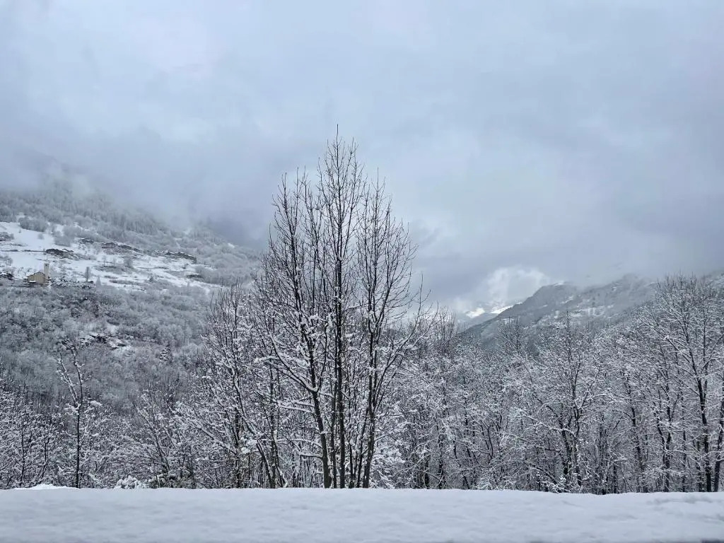 Bel appartement au calme vue vallée