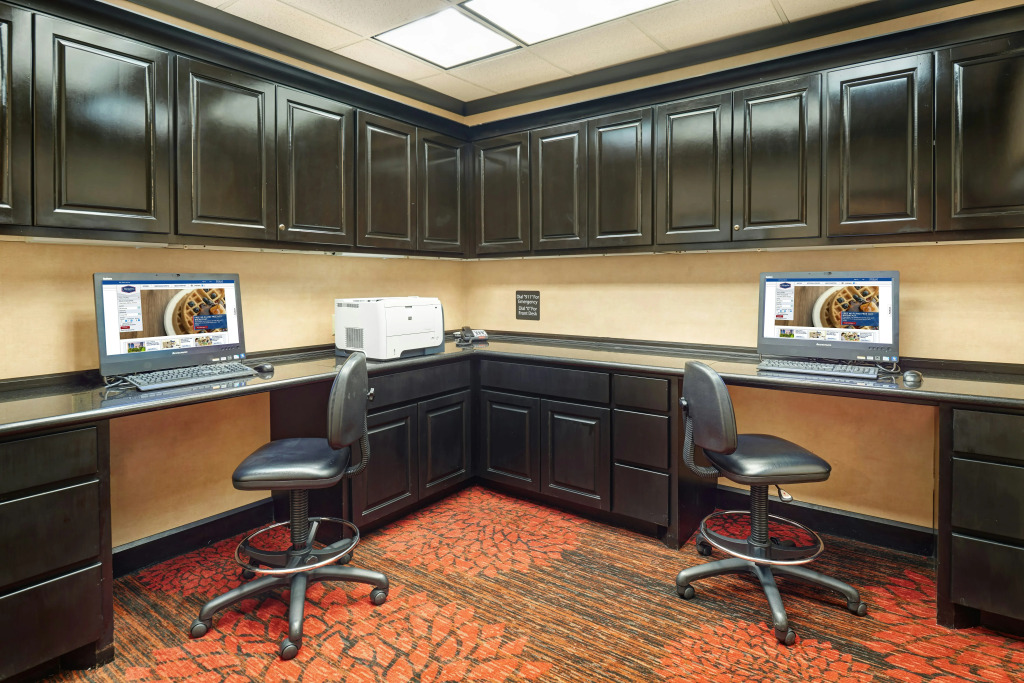 Hampton Inn & Suites Waco-South