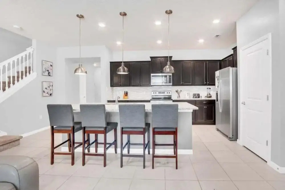 Your Enchanted Take Me Away Townhome! 5 Bedroom Townhouse