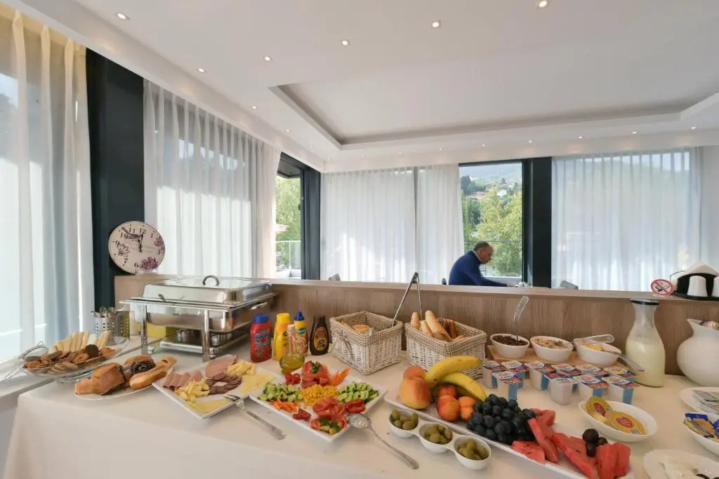 Apeiro City Avant-garde Hotel