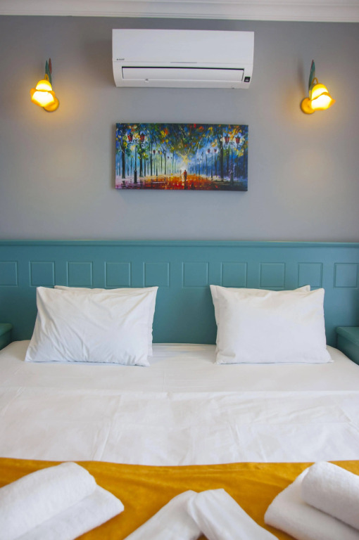 Room Room Motel
