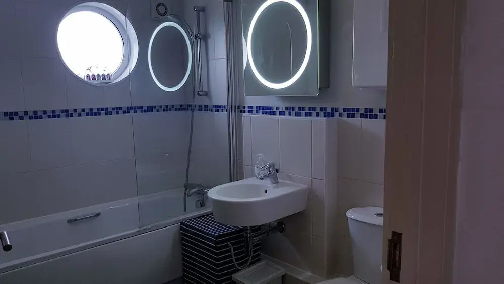 Toothbrush Apts - Ipswich Fore Hamlet