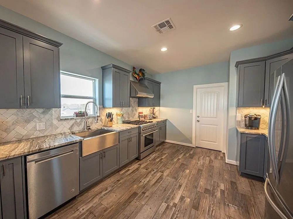 Big Blue - 4 Br Home
