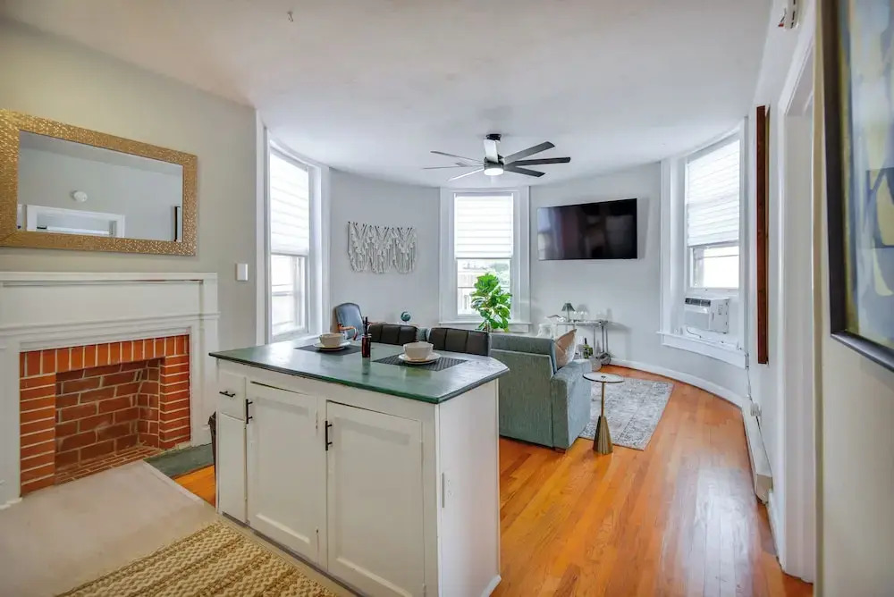 Steps to Elizabeth River & Dtwn! Portsmouth Condo