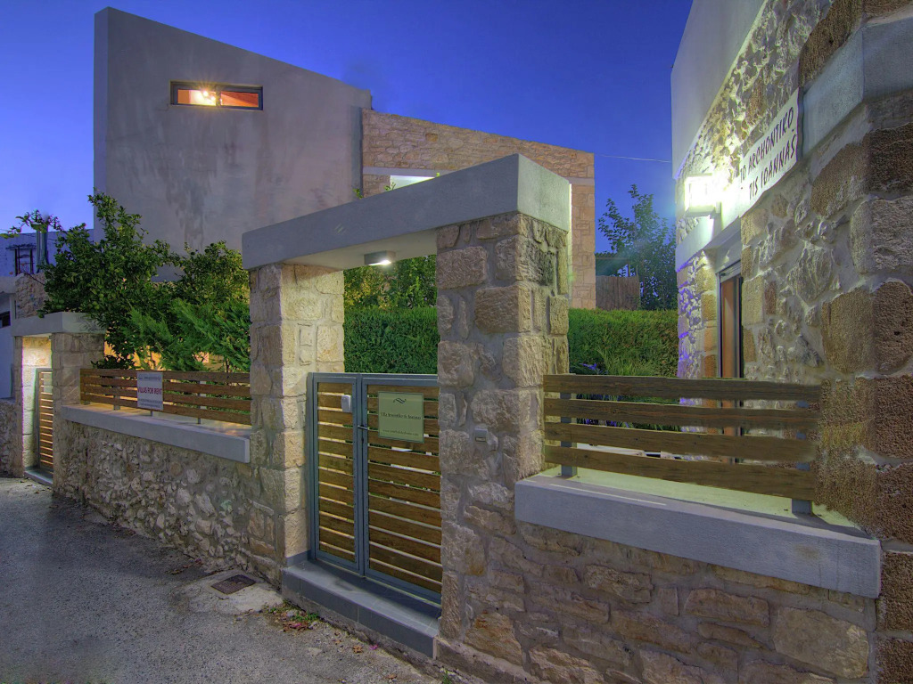 Authentic 10 Person Villa Near the Sea