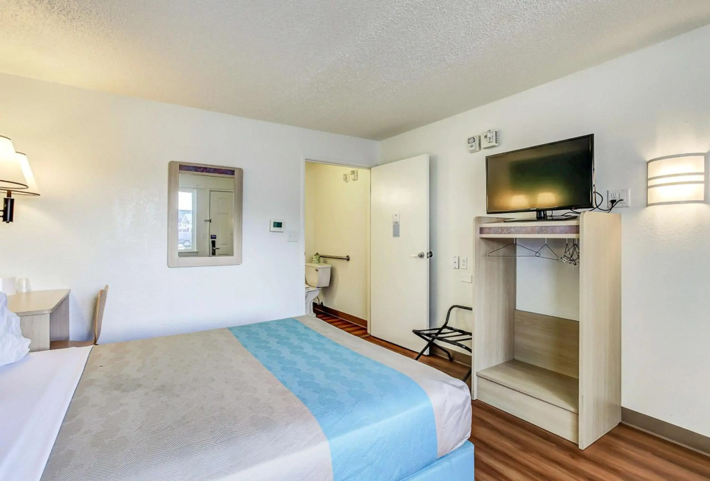 Motel 6-Coos Bay, OR