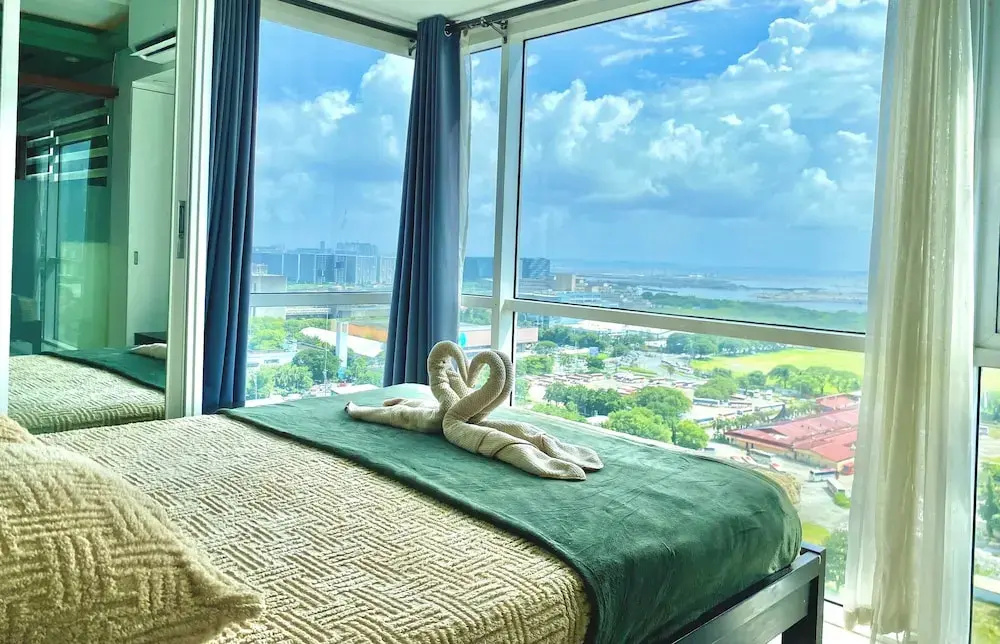 Hotel near Airport Mall of Asia PICC WTC