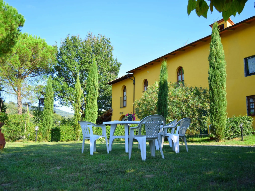 Holiday Home in Tuscany With Pool & Garden