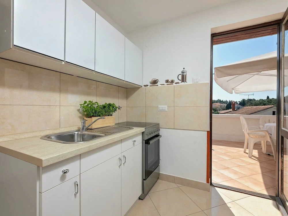 Cosy Apartment Near Sea in Porec