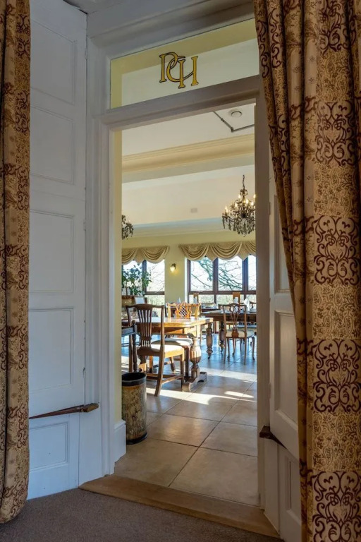 Pendragon Country House