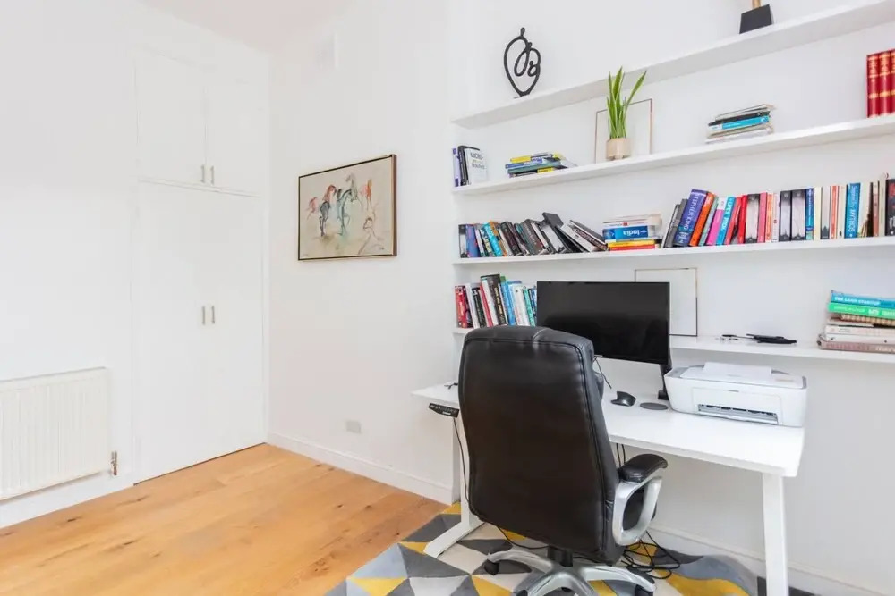 Luxury 2 Bedroom Apartment With Large Garden & gym