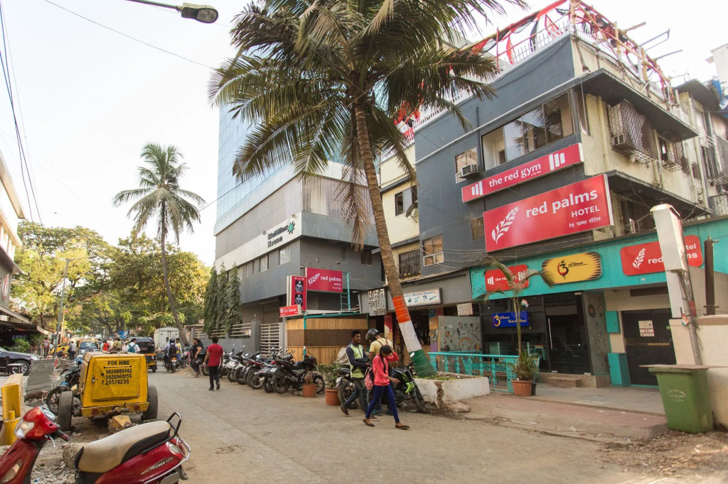OYO 8755 Hotel Red Palms