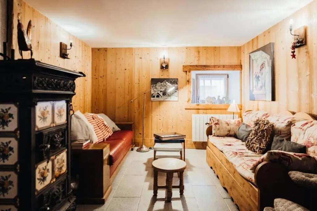 Farmhouse with 4 bedrooms 4 bathrooms parking sauna terrace and garden