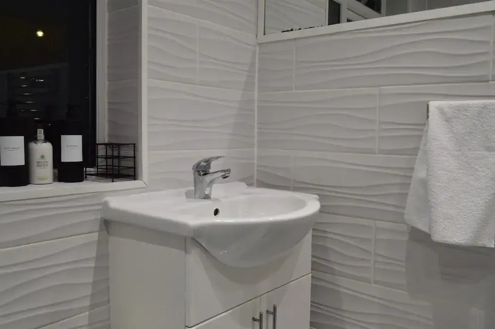 Harrow/sleeps10/privategarden/3br/freeparking/wifi
