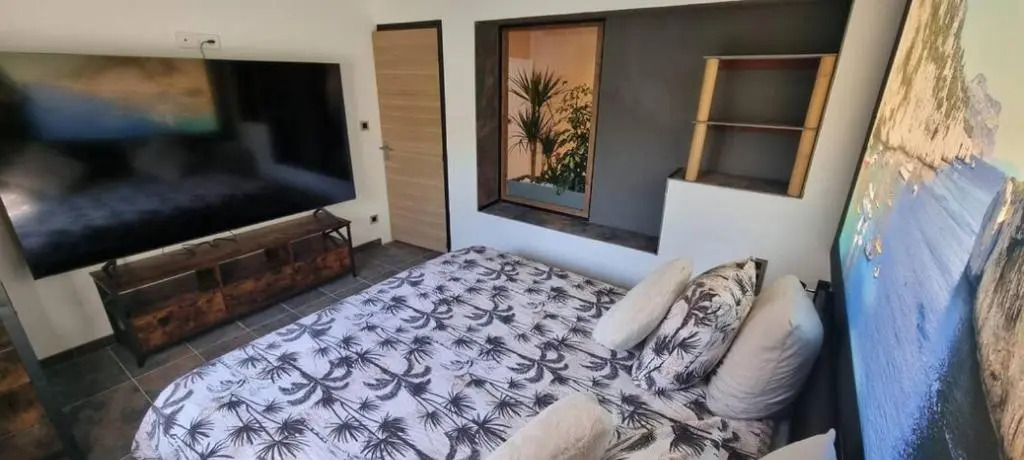 Rêves de vie, appartement vue mer, piscine non chauffée et spa privatifs