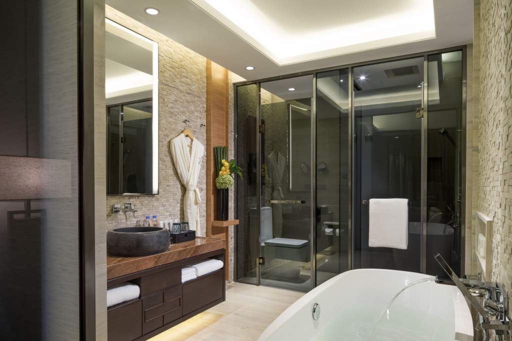 HUALUXE Hotels & Resorts Yangjiang City Center by IHG